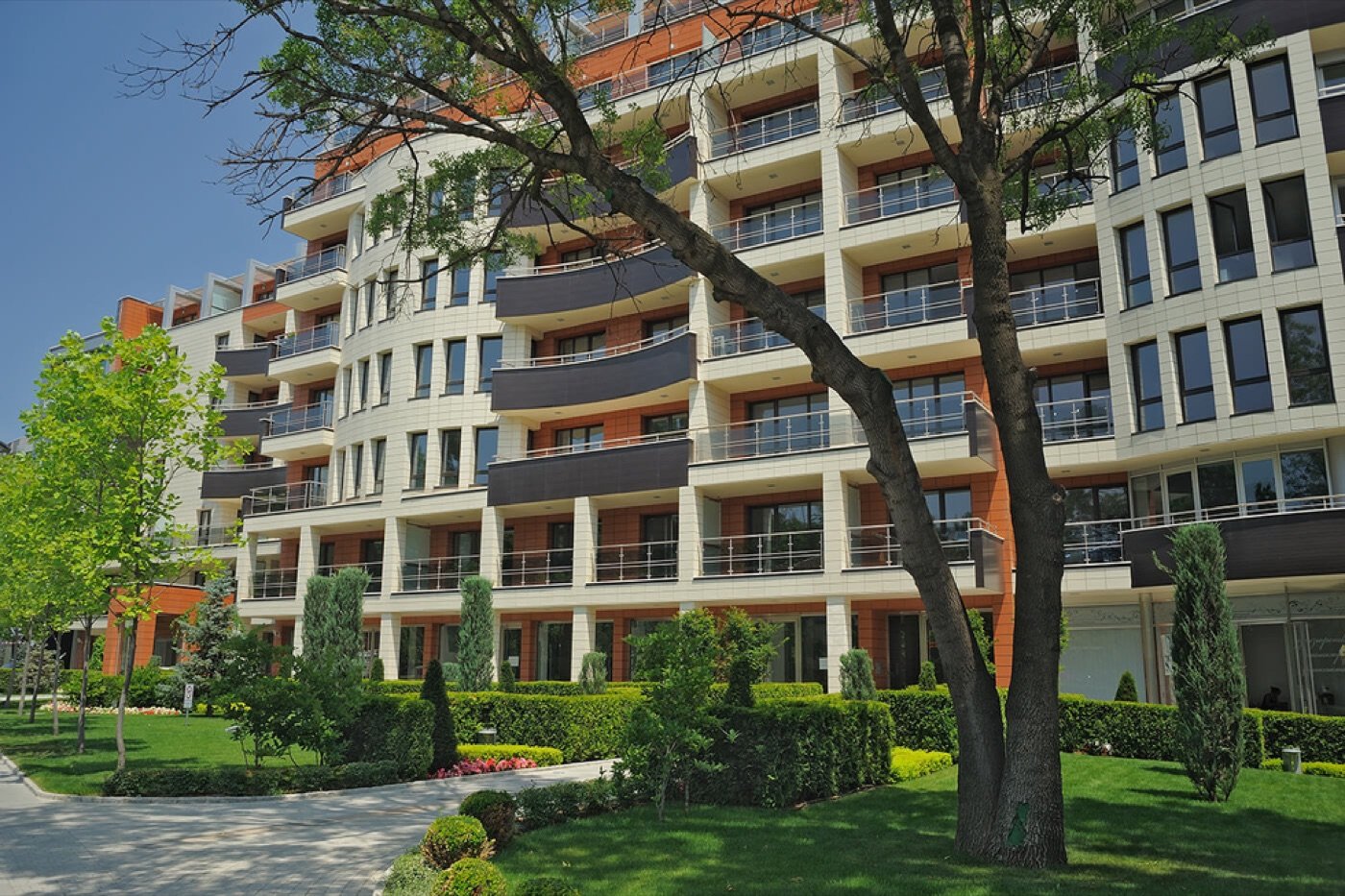 Апартамент, 134 кв.м — кв. Изток, Затворен комплекс Есте